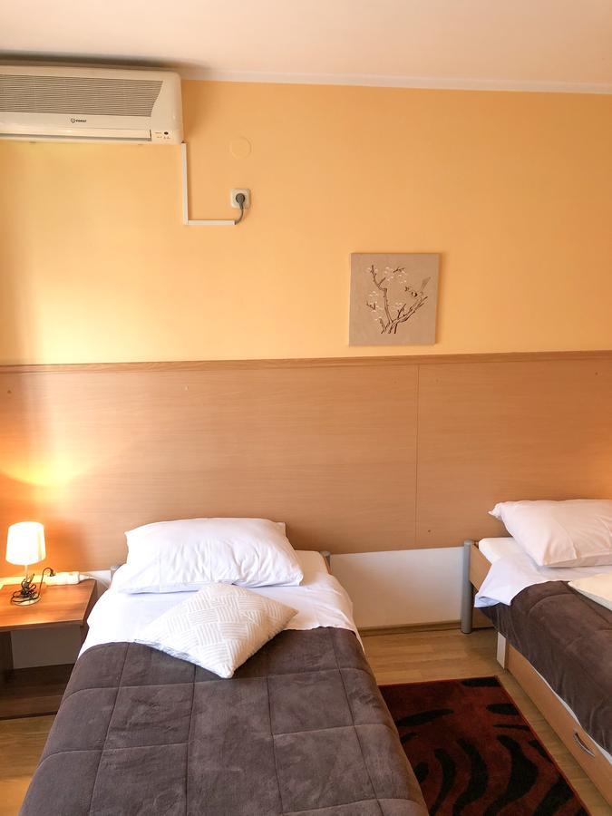 Smjestaj Natalija Hotel Eszék Kültér fotó