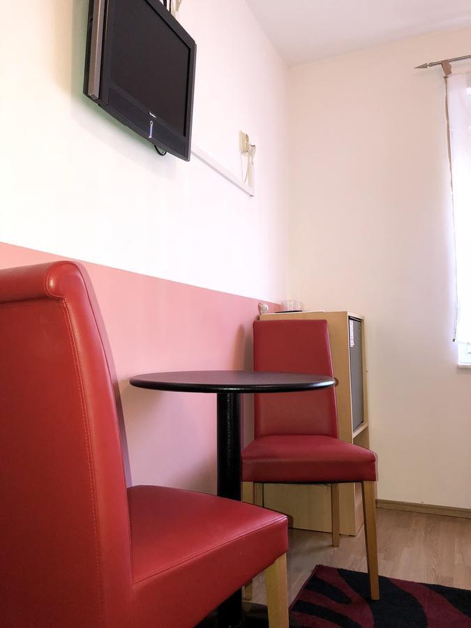 Smjestaj Natalija Hotel Eszék Kültér fotó