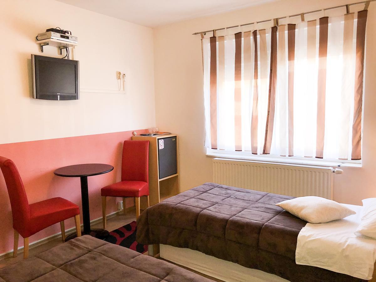 Smjestaj Natalija Hotel Eszék Kültér fotó