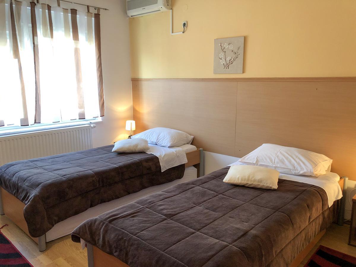 Smjestaj Natalija Hotel Eszék Kültér fotó