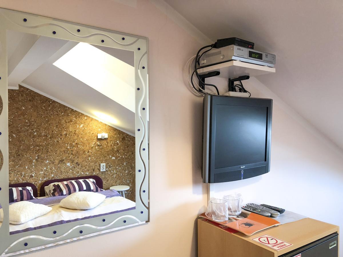 Smjestaj Natalija Hotel Eszék Kültér fotó